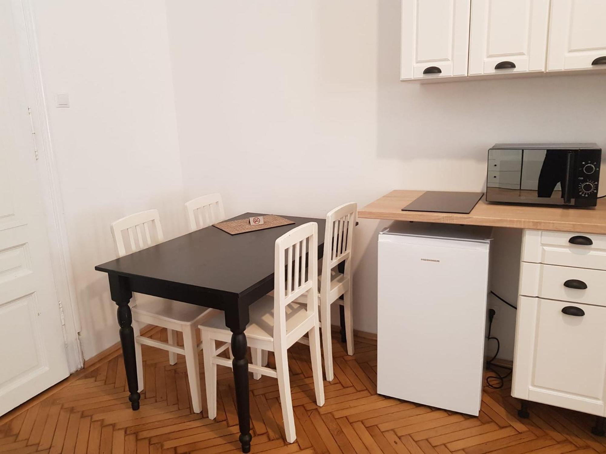 Liberte Apartments Oradea Rum bild
