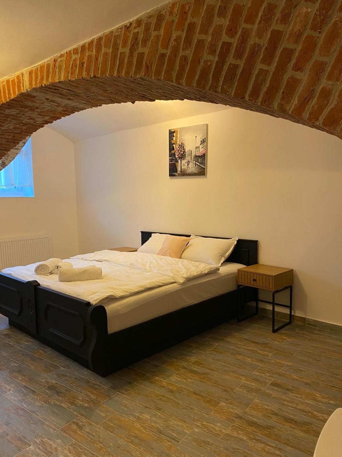 Liberte Apartments Oradea Exteriör bild